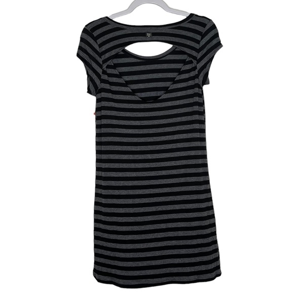 Billabong Striped KeyHole Open Back Dress - Picture 2 of 5